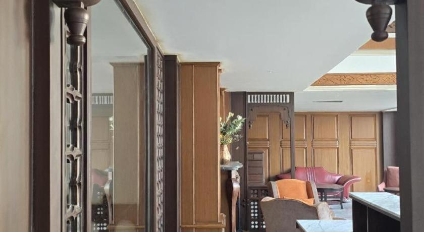 Hotel Club Denovo Butwāl Exteriér fotografie